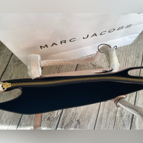 NWT! Large Authentic Marc Jacobs leather tote bag soft pink w/ charms + Gift bag - Picture 9 of 16